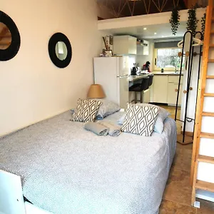 https://les-bastidons-de-lisle-le-saint-antoine.fr-provencehotel.com